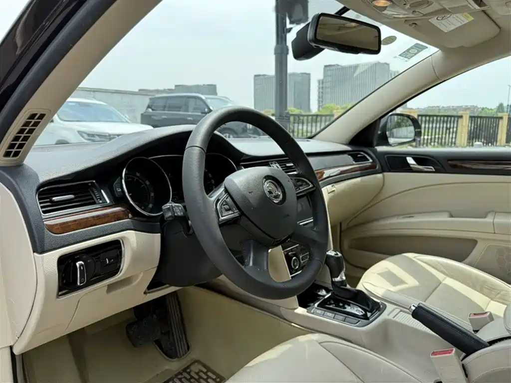 Skoda Superb 2015 — фото 14