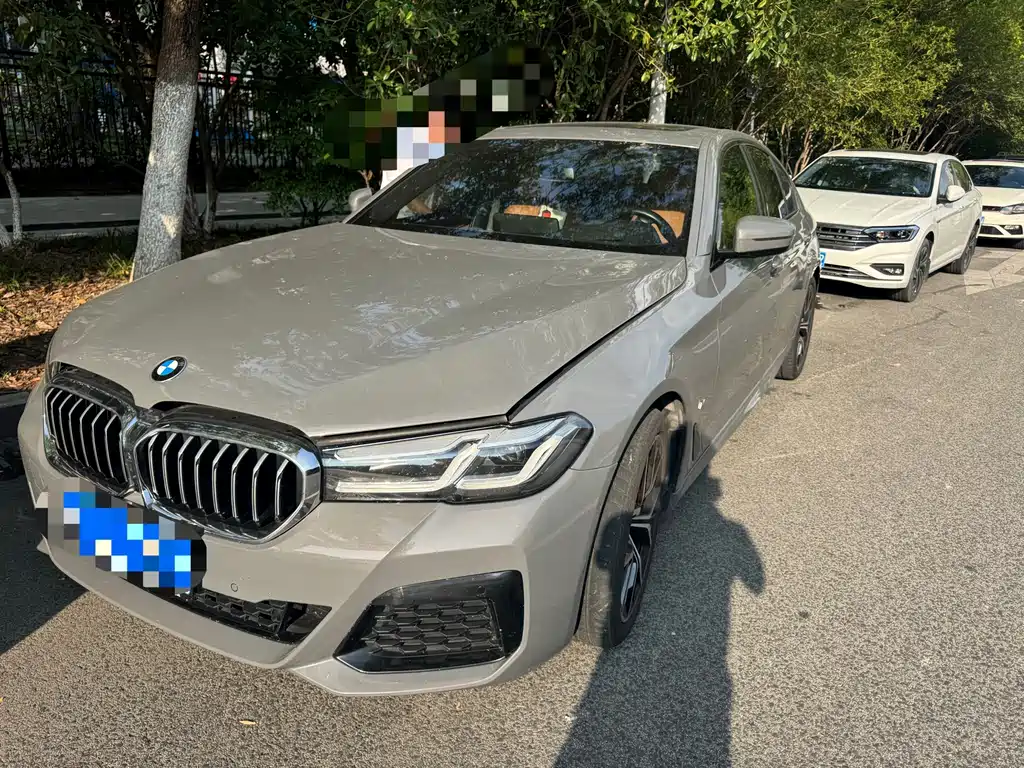 BMW 5 Series 2021 — фото 1