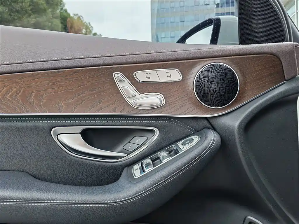 Mercedes-Benz GLC 2020 — фото 23