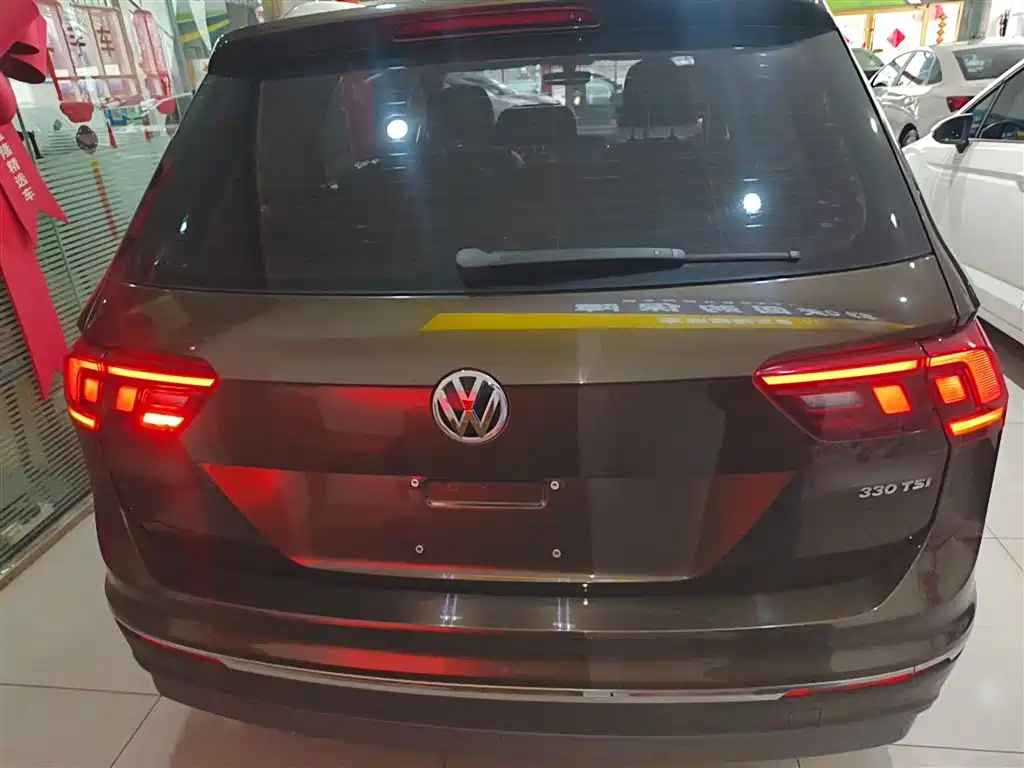 Volkswagen Tiguan L 2018 — фото 6