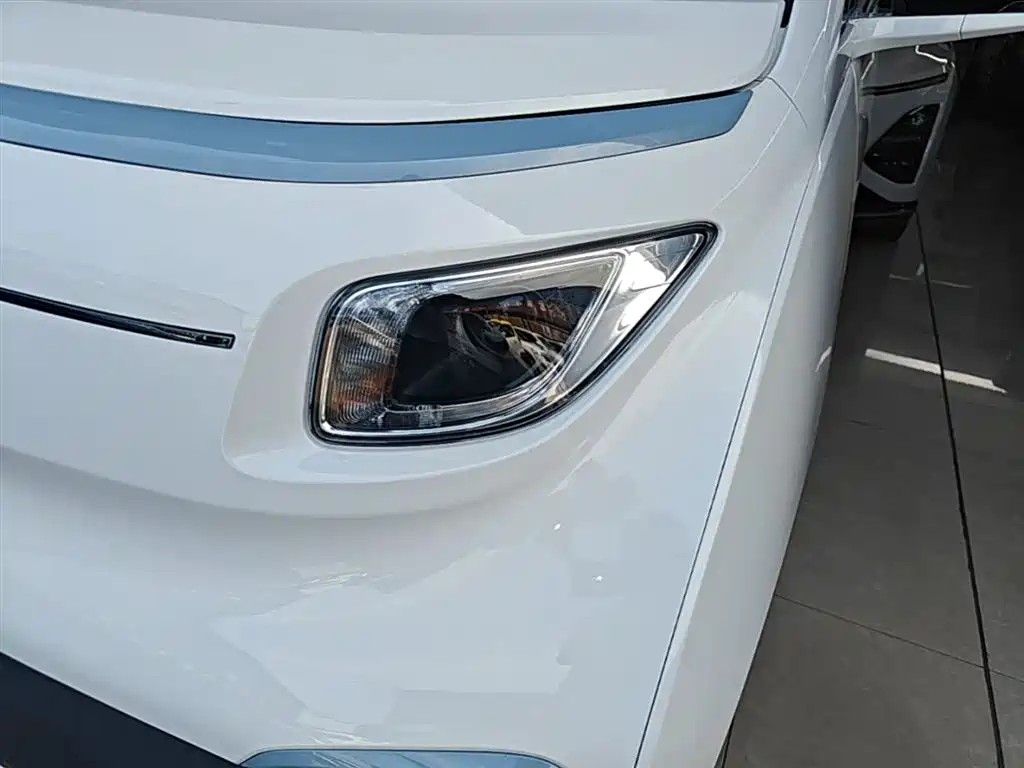 Wuling Nano EV 2022 — фото 17