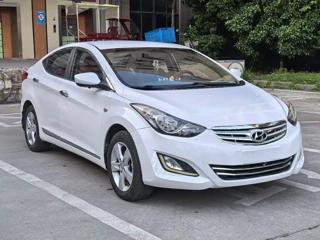 Hyundai Elantra Langdong 2013 — фото 3