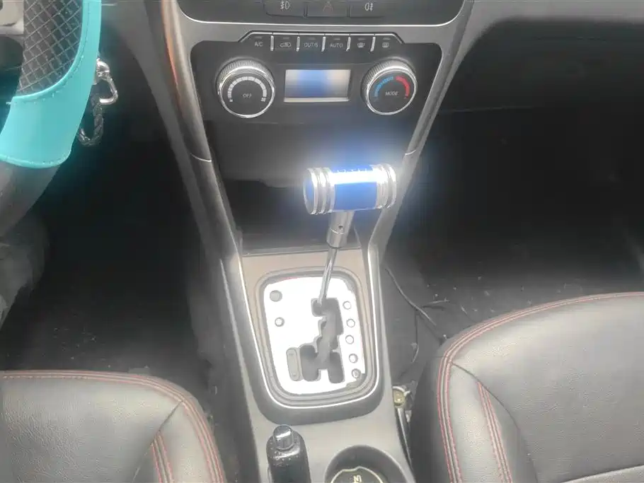 Chery Tiggo 3 2015 — фото 16