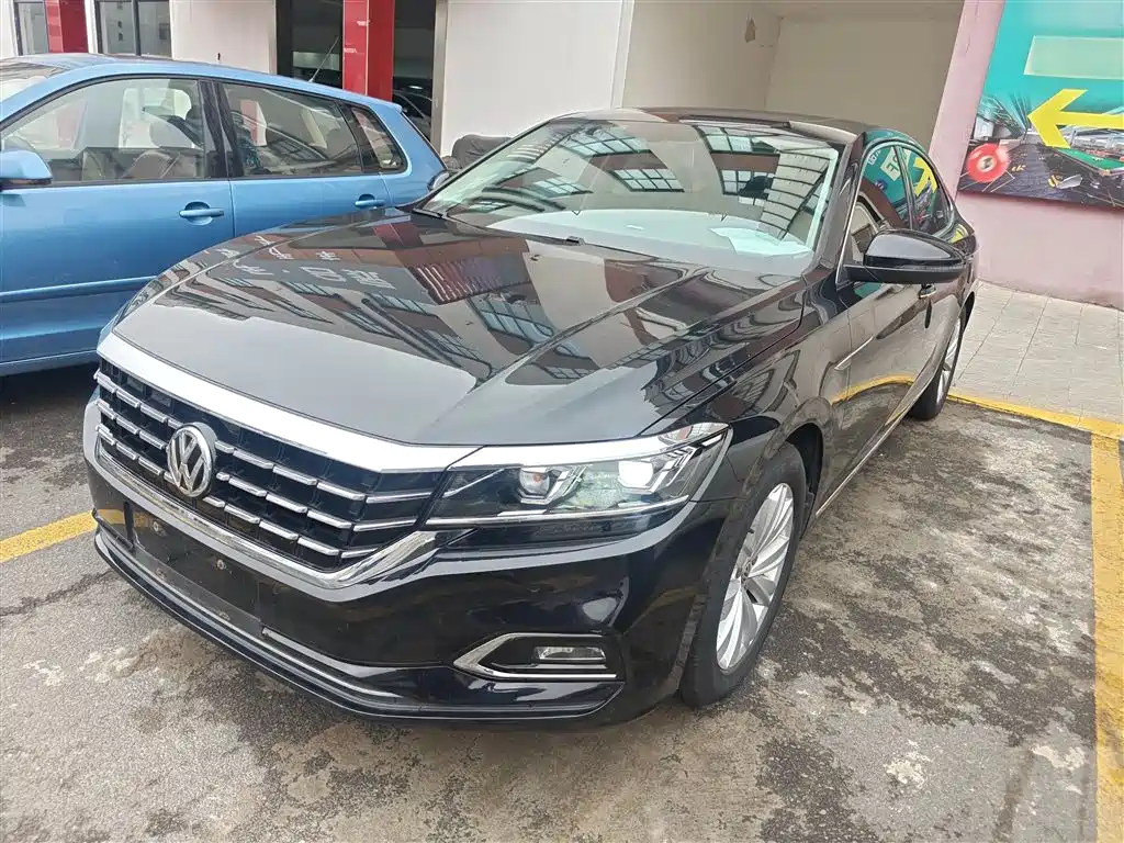 Volkswagen Passat 2019 — фото 1