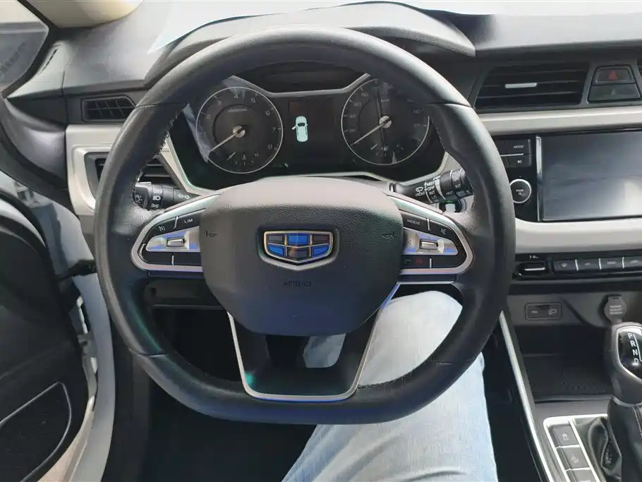 Geely Vision X3 2020 — фото 15