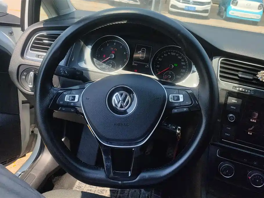 Volkswagen Golf 2019 — фото 15