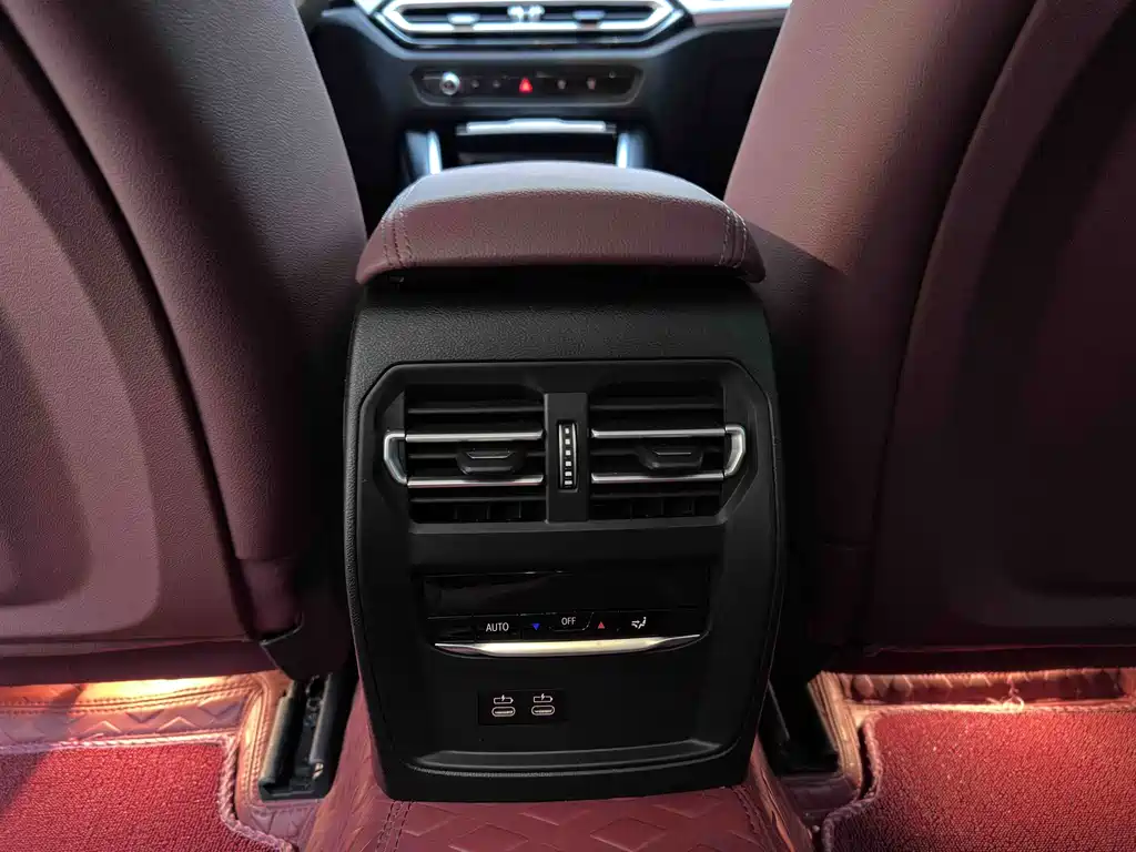 BMW 3 Series 2023 — фото 18