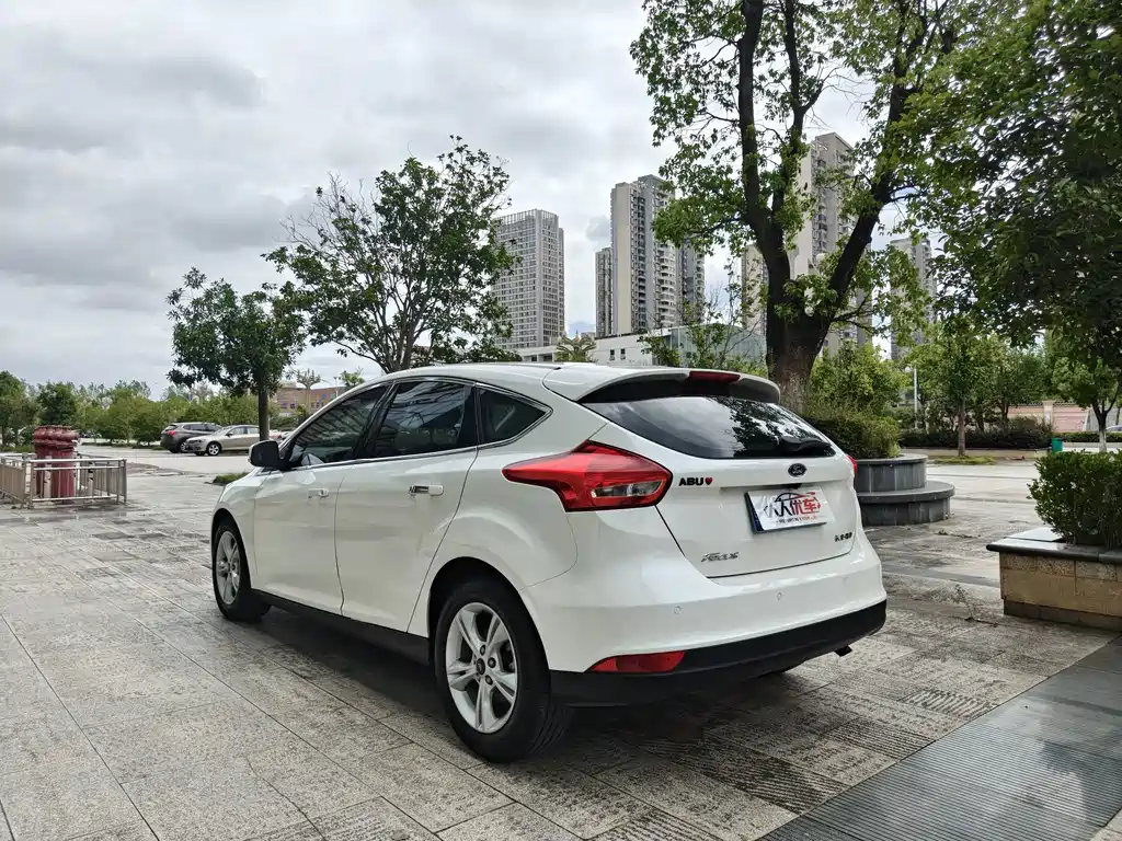 Ford Focus 2017 — фото 4