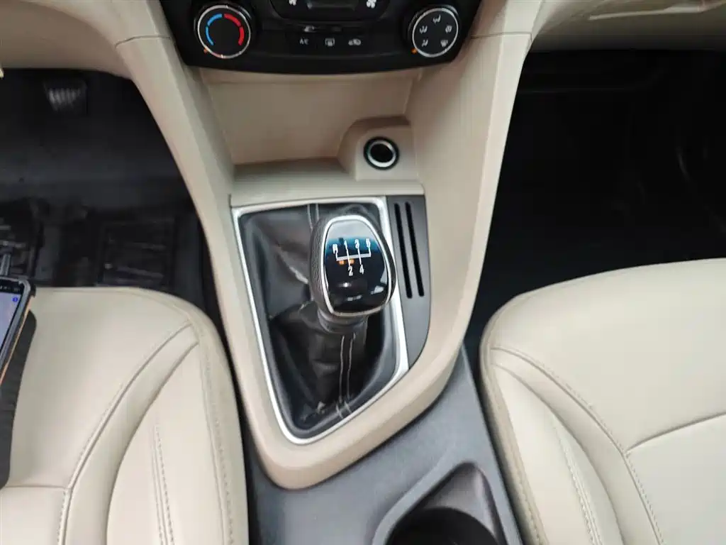 Buick Excelle 2017 — фото 14