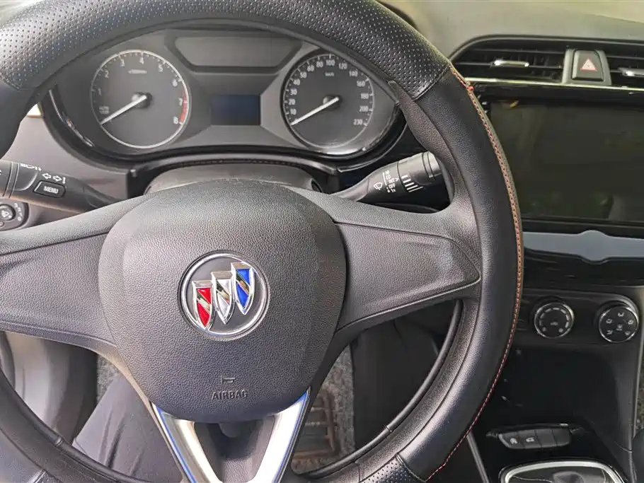 Buick Excelle 2019 — фото 12