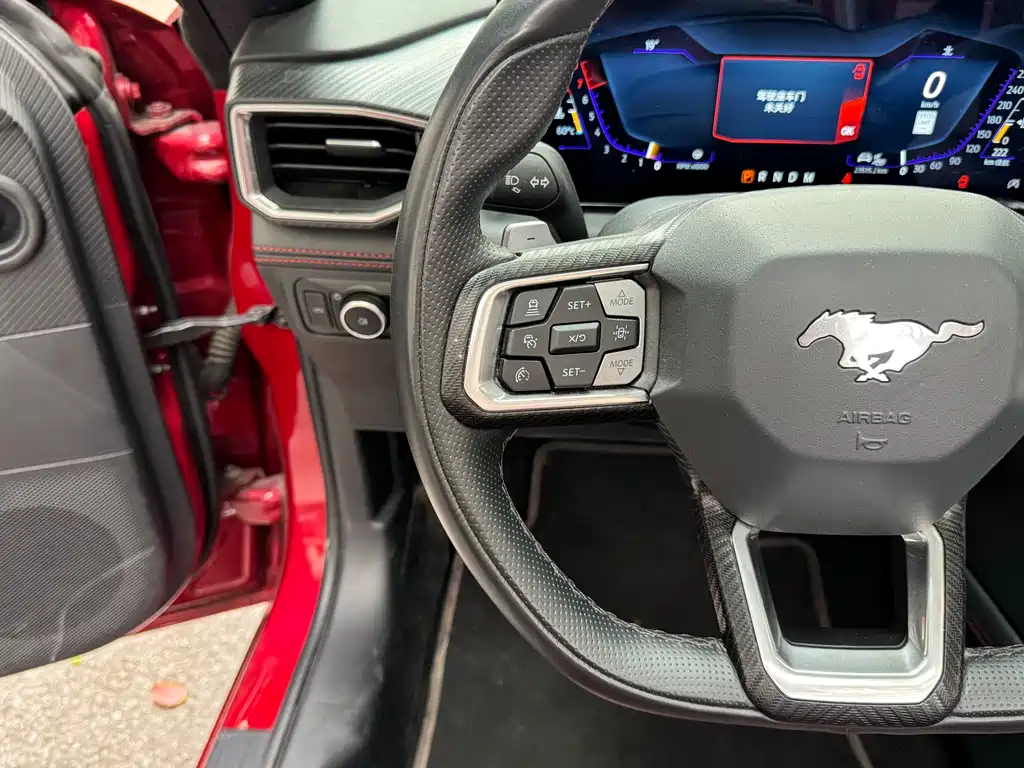 Ford Mustang 2025 — фото 11