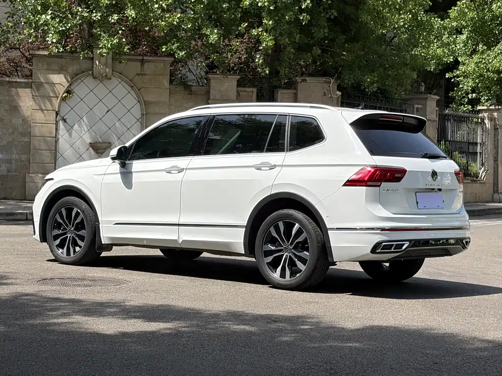 Volkswagen Tiguan L 2024 — фото 6