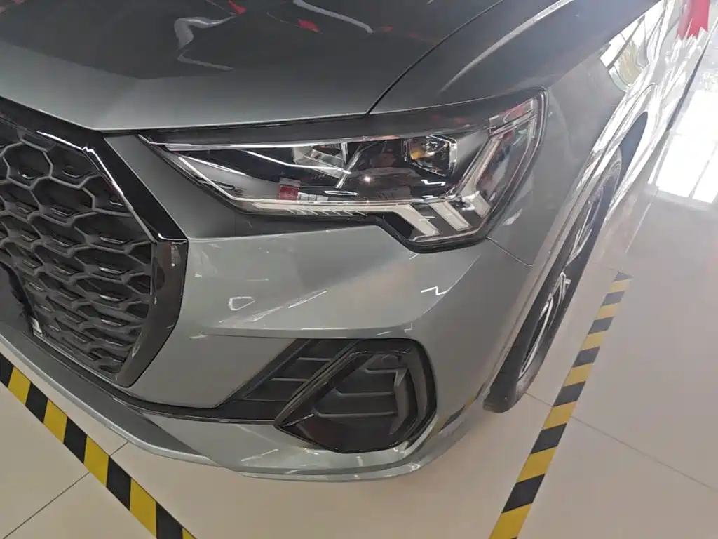 Audi Q3 Sportback 2022 — фото 24