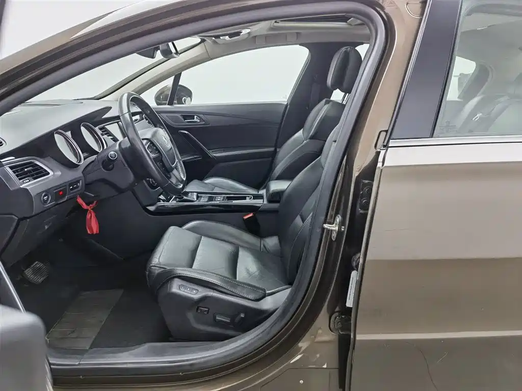 Peugeot 508 2015 — фото 10