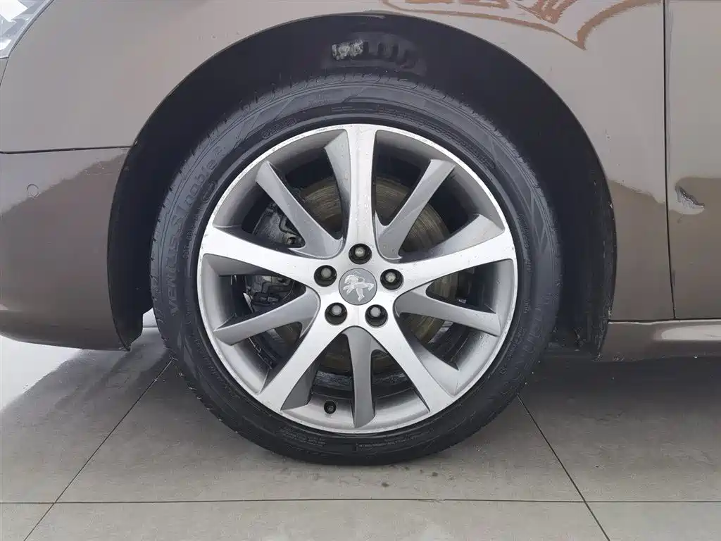 Peugeot 508 2015 — фото 17