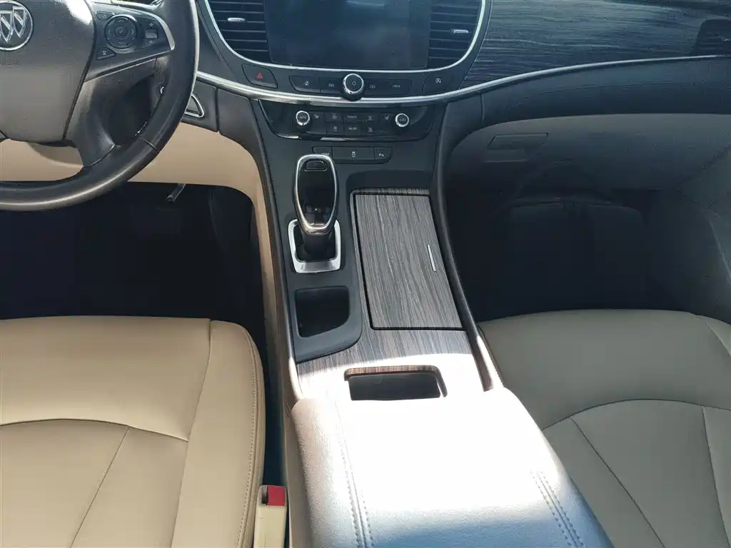 Buick LaCrosse 2017 — фото 11
