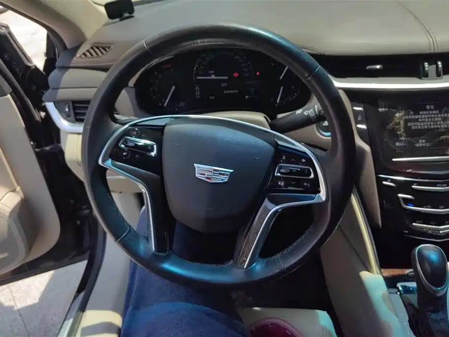 Cadillac XTS 2017 — фото 15