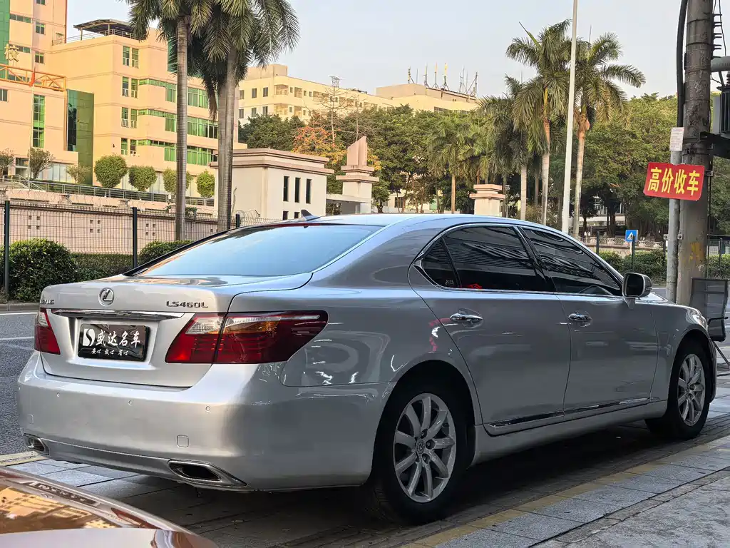 Lexus LS 2010 — фото 4