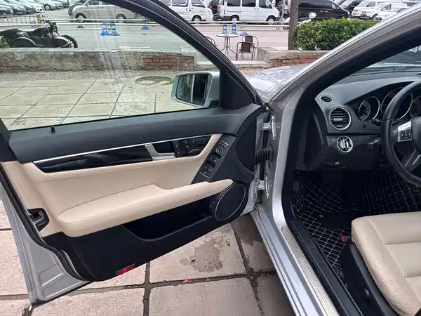 Mercedes-Benz C-Class 2012