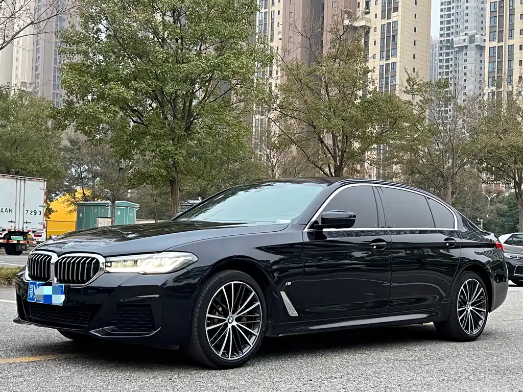 BMW 5 Series 2023 — фото 1