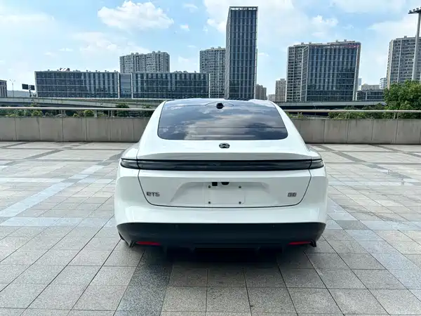 NIO ET5 2024