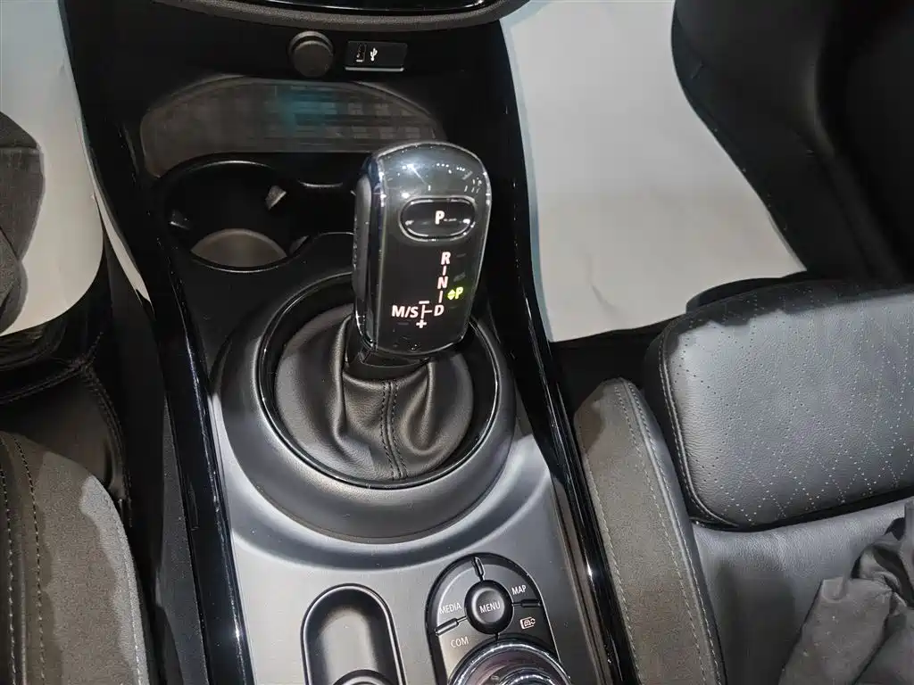 MINI Clubman 2022 — фото 14