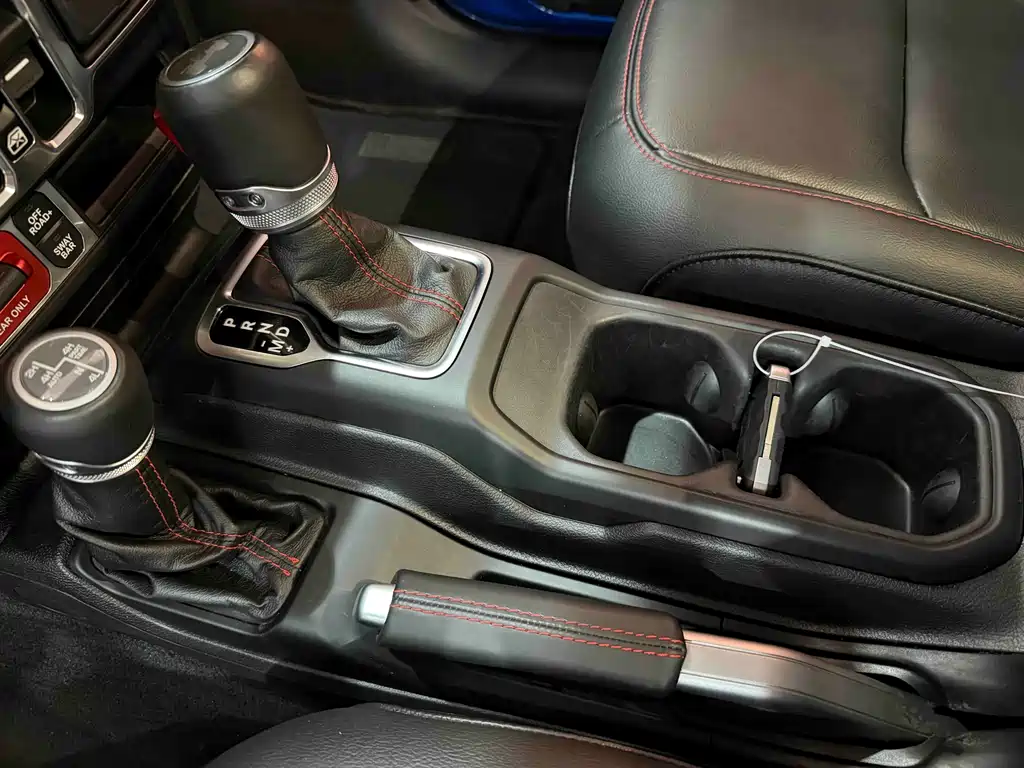 Jeep Wrangler 2024 — фото 11