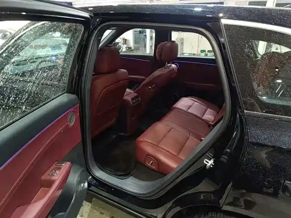 Hongqi HS6 PHEV 2026