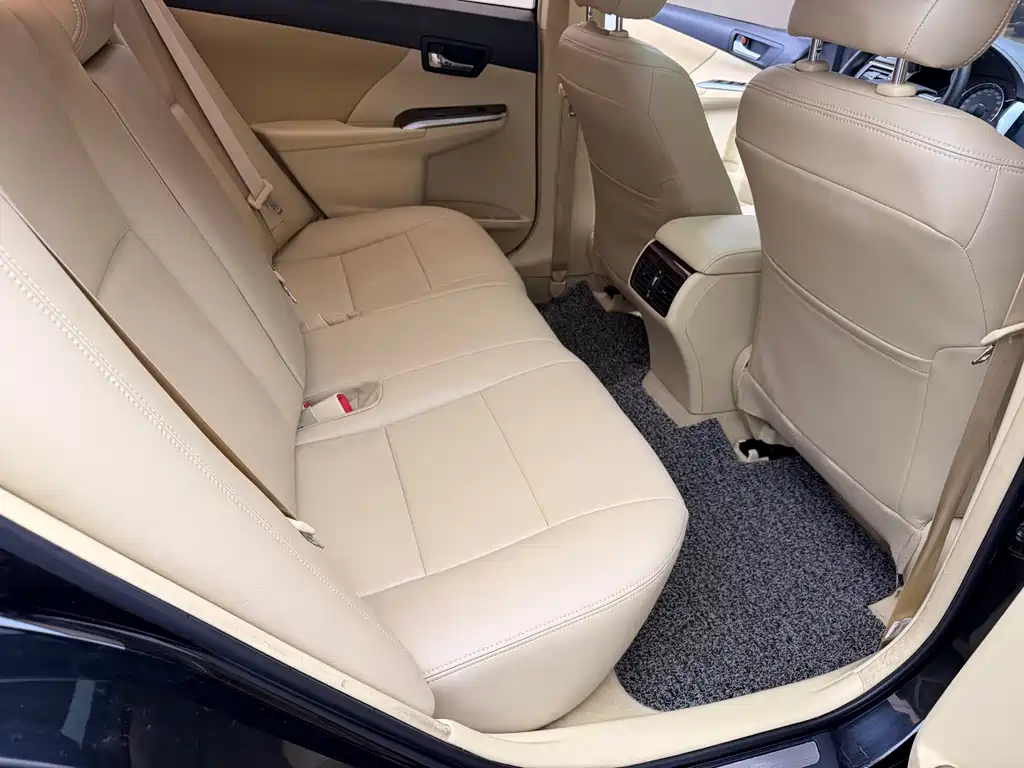 Toyota Camry 2015 — фото 15