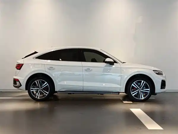 Audi Q5L Sportback 2021