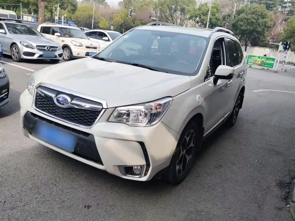 Subaru Forester 2015 — фото 2