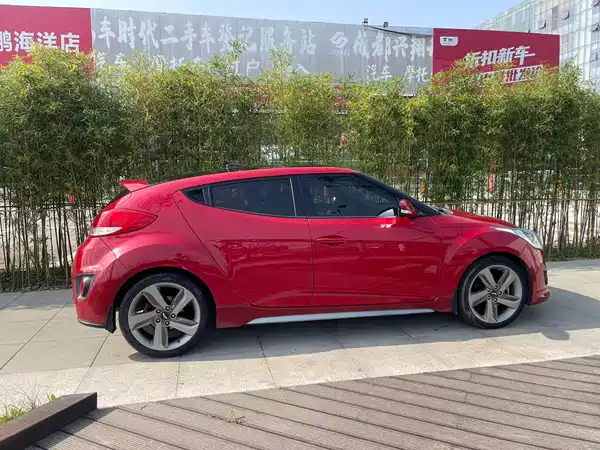 Hyundai Veloster 2012