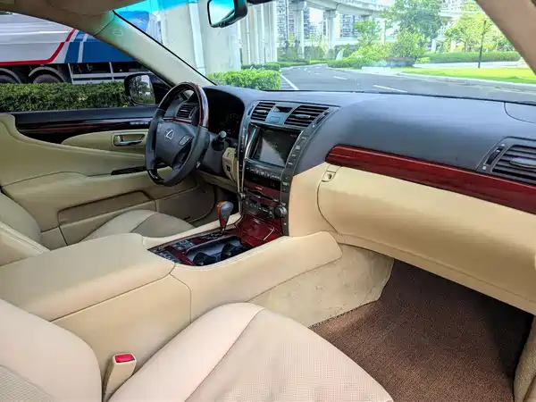 Lexus LS 2008