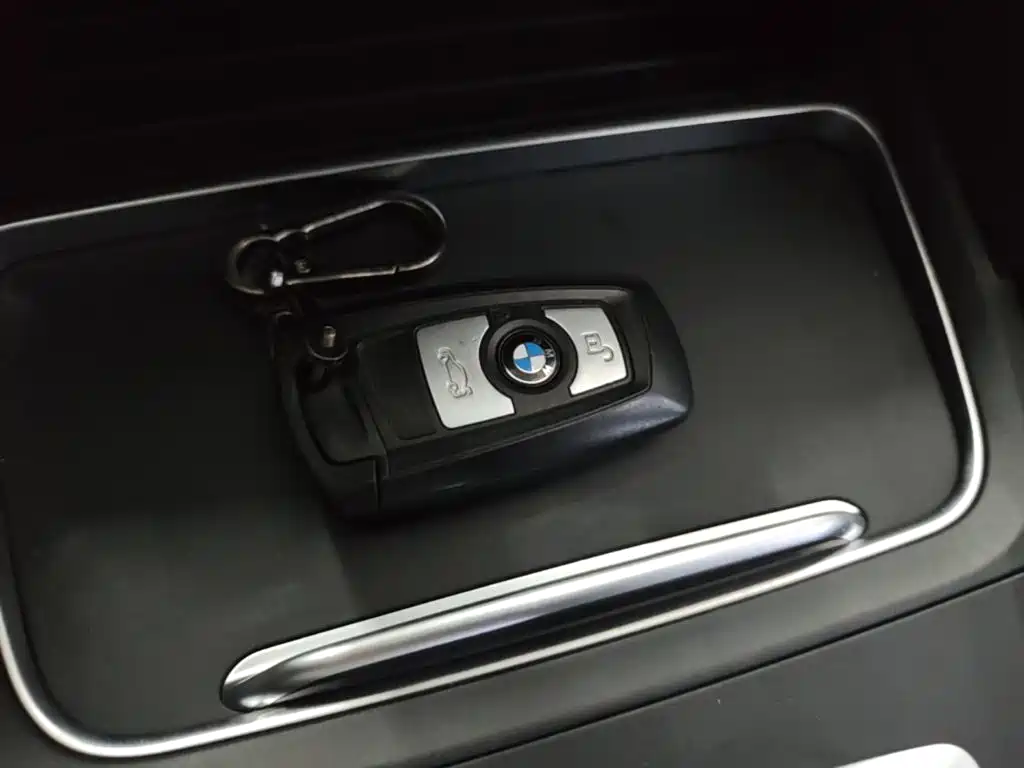 BMW 3 Series 2016 — фото 9