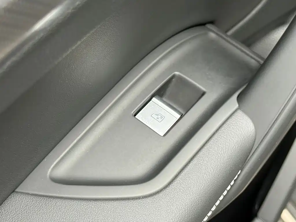 Audi Q5L 2024 — фото 17