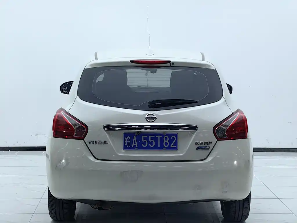 Nissan Tiida 2015 — фото 14