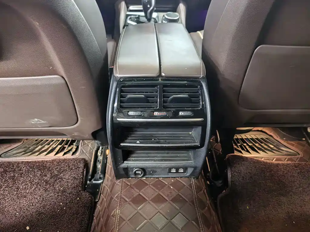 BMW 5 Series 2020 — фото 14