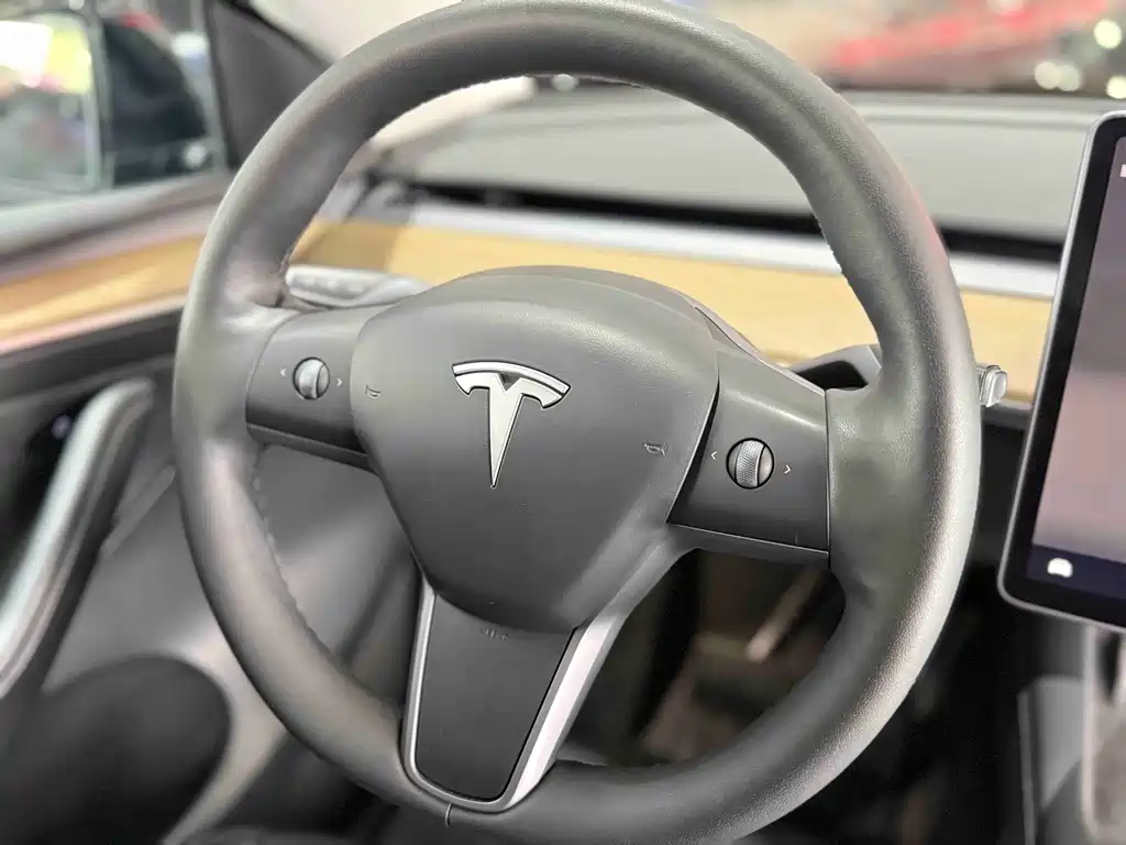 Tesla Model Y 2022 — фото 16