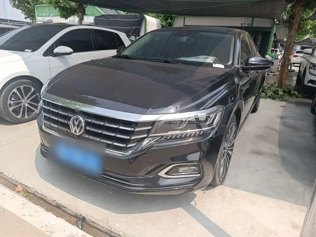 Volkswagen Passat 2019 — фото 1
