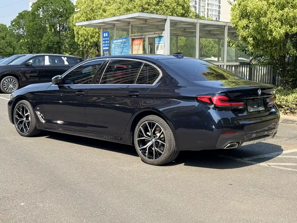 BMW 5 Series 2023 — фото 14