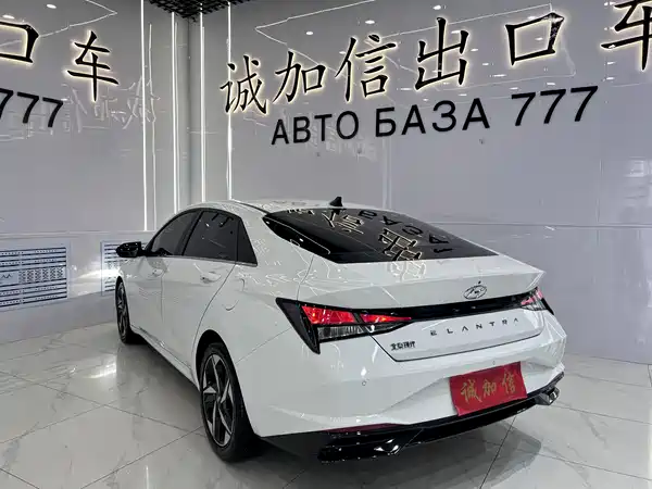 Hyundai Elantra 2023
