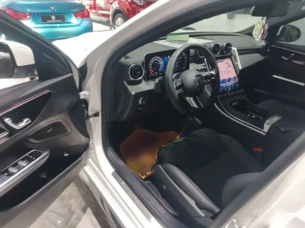 Mercedes-Benz C-Class 2025 — фото 16