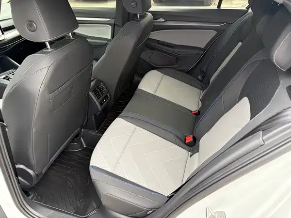 Volkswagen Golf 2026