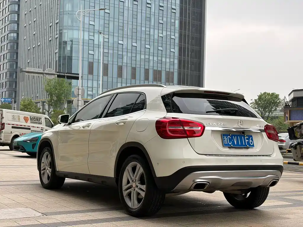 Mercedes-Benz GLA 2015 — фото 9