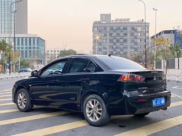 Mitsubishi Lancer EX 2013