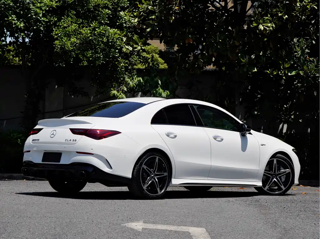 Mercedes-Benz CLA AMG 2026 — фото 4