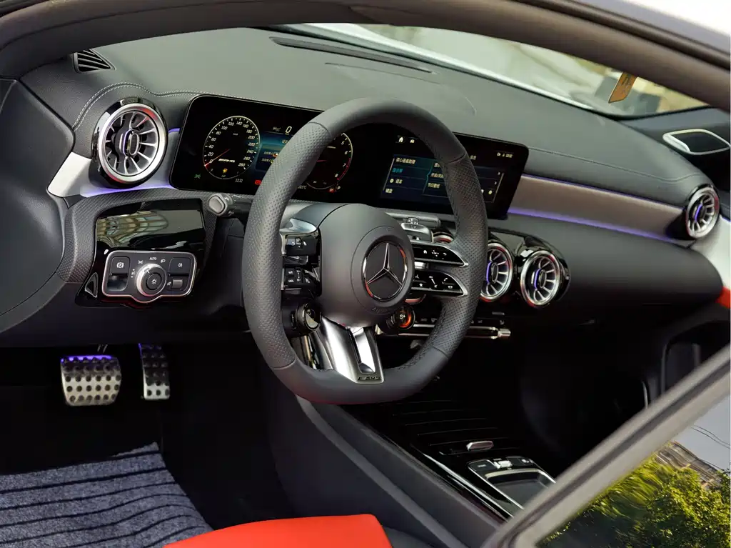 Mercedes-Benz CLA AMG 2026 — фото 10