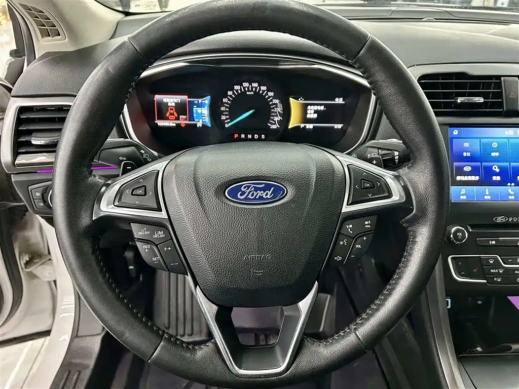 Ford Mondeo 2018 — фото 9