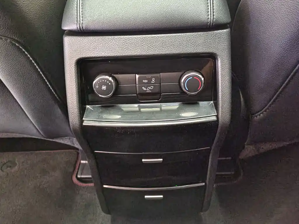 Ford Edge 2020 — фото 13