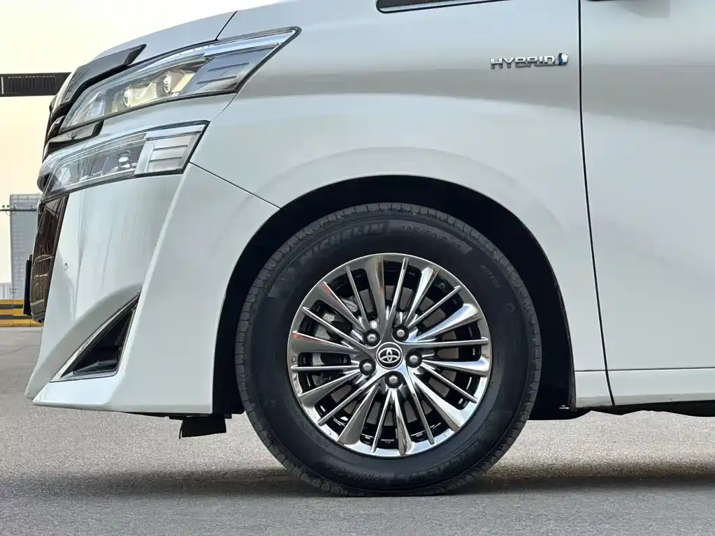 Toyota Vellfire 2021 — фото 18